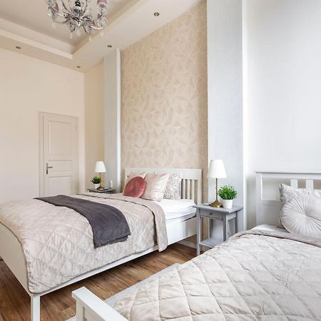 Luxurious Central Apartment In Liszt Ferenc Square Budapest Exterior photo