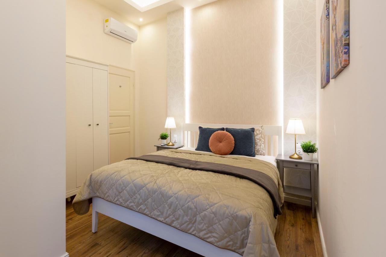 Luxurious Central Apartment In Liszt Ferenc Square Budapest Exterior photo